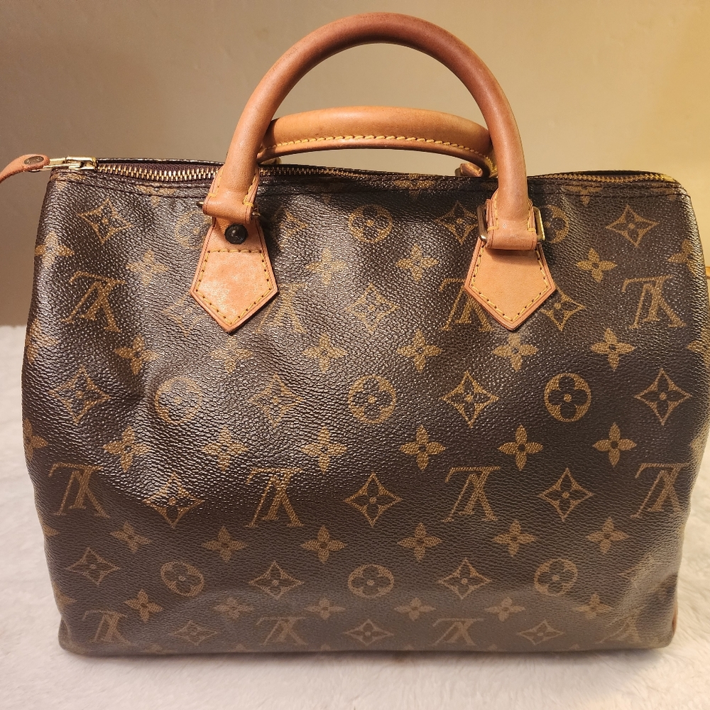 IT'S SOLD!!! Authentic Louis Vuitton Speedy 30 Monogram - Picture 3 of 9